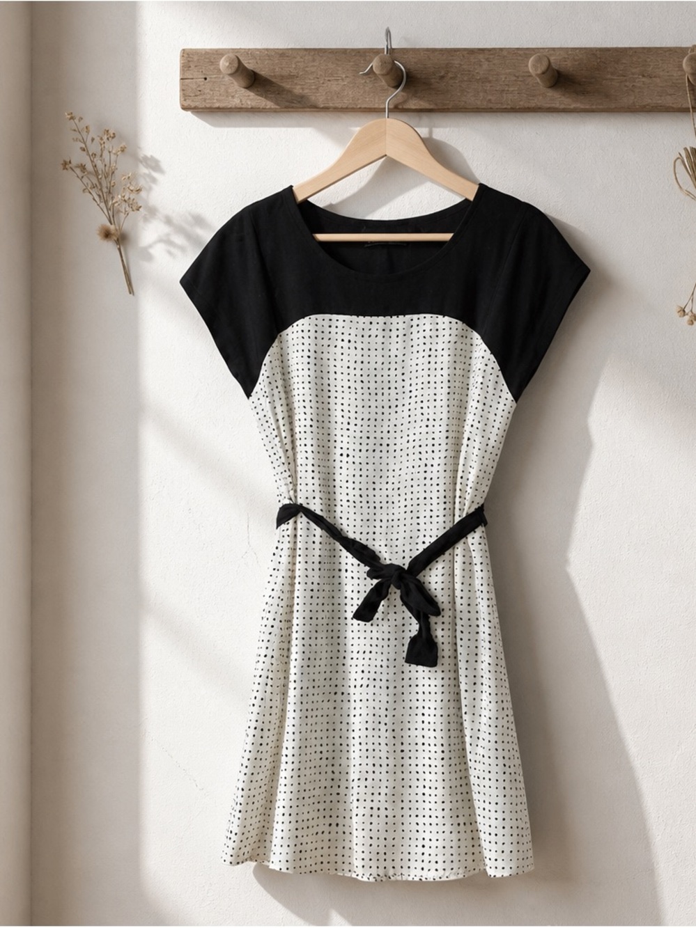Black and Cream Polka Dot Short Dress with Belt - Picture 2 of 5
